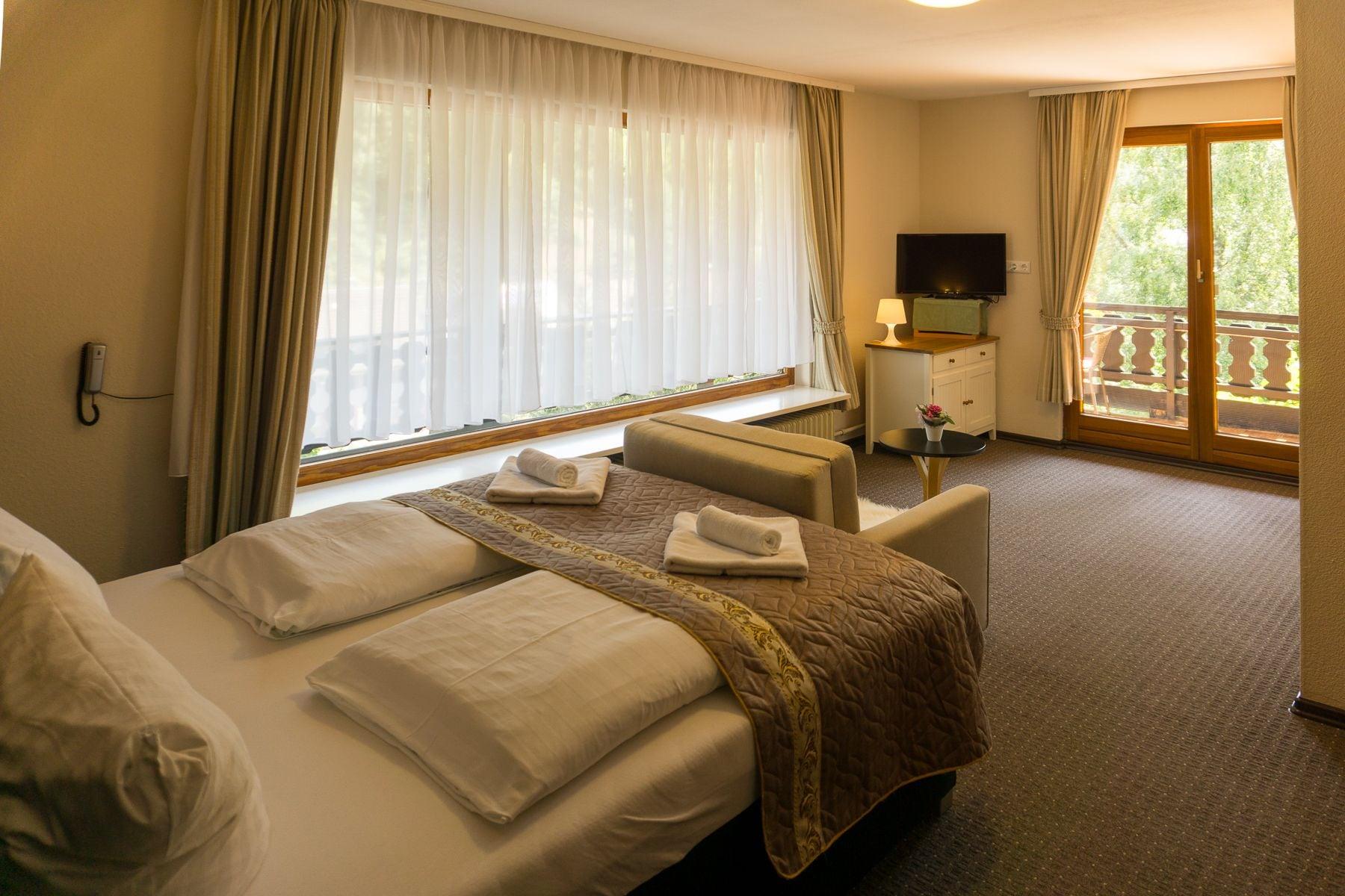Kraehenbad Hotel Alpirsbach Exteriör bild