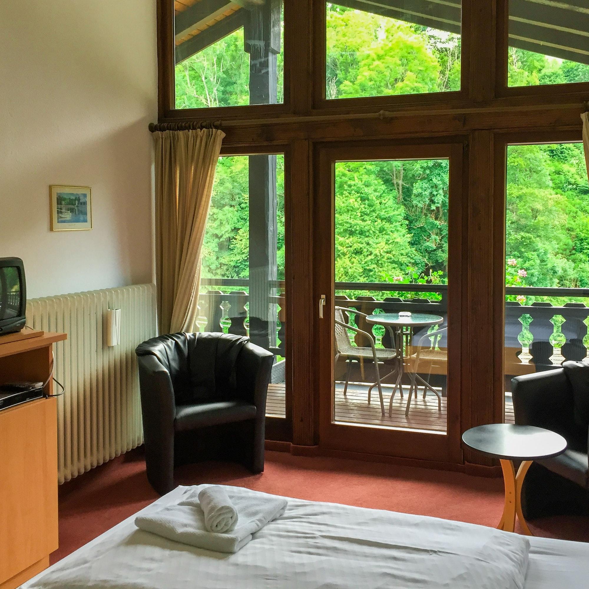 Kraehenbad Hotel Alpirsbach Exteriör bild