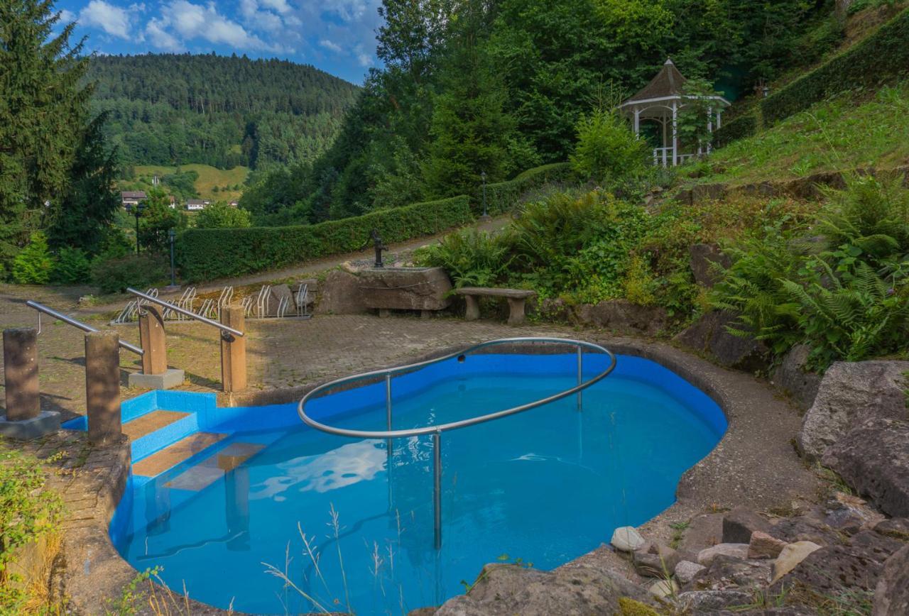 Kraehenbad Hotel Alpirsbach Exteriör bild